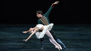 Swan Lake – Act II pas de deux Francesca Hayward Cesar Corrales The Royal Ballet [upl. by Norak]