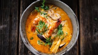 Przepis na tajską ZUPĘ TOM YUM 🍤  UMAMI [upl. by Pentheam497]