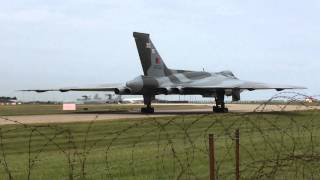 Avro Vulcan Bomber XH558 Final Departure From RAF Waddington [upl. by Gothard]