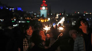 People celebrate Hogmanay in Edinburgh despite police warning against gatherings [upl. by Sheepshanks]