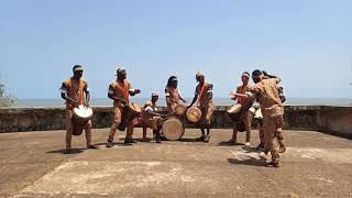 Les Percussions de Kouroussa [upl. by Lavena]