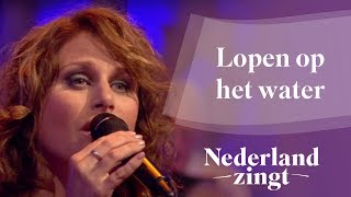 Nederland Zingt Lopen op het water Oceans [upl. by Sitoiyanap]