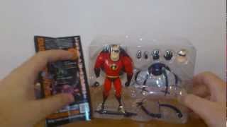 Revoltech review  Pixars Mr Incredible Vs the Omnidroid [upl. by Pagas611]