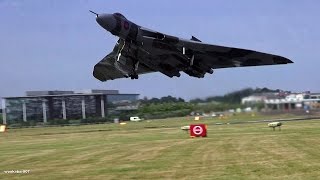 🇬🇧 The Mighty Vulcan XH558 At Farnborough [upl. by Bernardo]