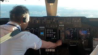 cockpit view BOEING 747400 LANDING HOUSTON AIRPORT [upl. by Sidoeht]