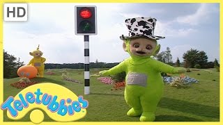 Teletubbies Full Episodes  Urban Walk Series 5 Episode 121 [upl. by Idnim]