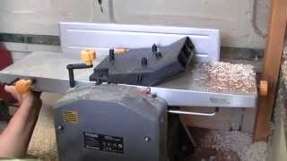 Titan TTB579PLN 204mm Planer Thicknesser [upl. by Meriel995]