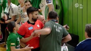 Handball Coaches Fight  Gabor Elek vs Ambros Martin  FTC vs Gyori Audi ETO KC  1442022 [upl. by Enelam]