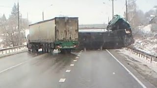 Lkw Unfälle Russland Oktober 2016  Truck Crash Compilation October [upl. by Ivo]