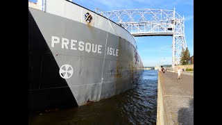 Presque Isle hits pier in Duluth [upl. by Socrates468]