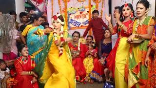 হলুদ সন্ধ্যায় বউ এর অসাধারণ নাচ biye barir dance  Rafin Ahmed [upl. by Bea]