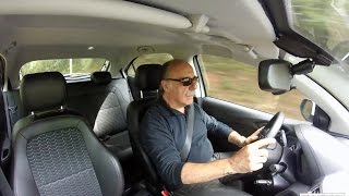 Chevrolet Onix 14 LTZ 2017  Teste com Emilio Camanzi [upl. by Mirth]