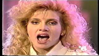 Lorella Cuccarini  La notte vola LIVE ad Odiens 1988 [upl. by Enicnarf291]