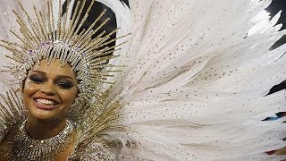 Brasile va in scena il carnevale di Rio [upl. by Dweck]