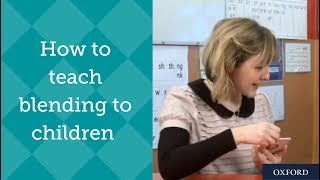 Read Write Inc Phonics Ruth Miskin on how to teach blending to children [upl. by Hnamik425]