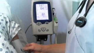 Welch Allyn FlexiPort Blood Pressure Cuffs Built To Last  French Version [upl. by Lodge]