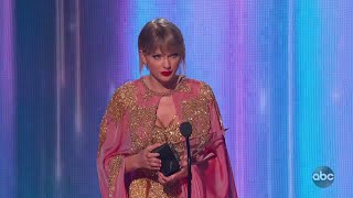 Taylor Swift Wins Artist of the Year at the 2019 AMAs  The American Music Awards [upl. by Giusto93]