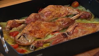 Receta de PALETILLA de CABRITO AL HORNO [upl. by Enerol340]