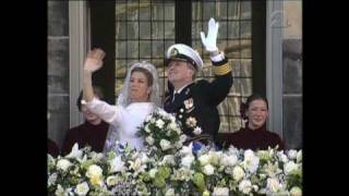 Huwelijk Prins van Oranje en Máxima Zorreguieta balkonscène 2002 [upl. by Ravilob184]