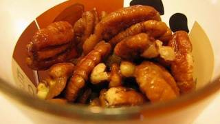 Bettys Brown Sugar Caramelized Pecans [upl. by Hcir]