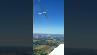 Glider Dramatically Passes Powered Aircraft [upl. by El]