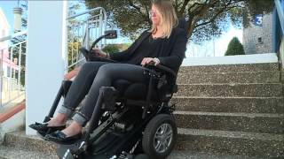 Une entreprise toulousaine invente le fauteuil roulant qui défie les escaliers [upl. by Garmaise]