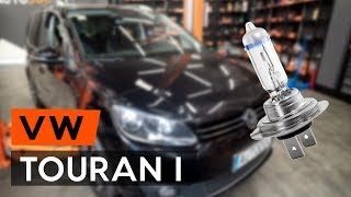 Cum se înlocuiește bec far pe VW TOURAN 1 1T3 TUTORIAL AUTODOC [upl. by Natehc]