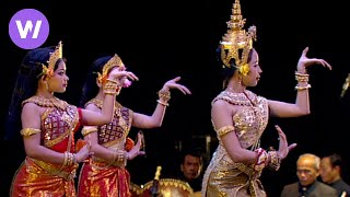 Danse traditionnelle cambodgienne  En tournée avec les artistes du Ballet Royal du Cambodge [upl. by Mayor]