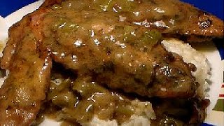 The BEST Smothered Turkey Wings Recipe How To Make Baked Turkey Wings In Gravy [upl. by Eissel266]