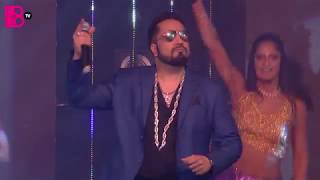 Mika Singh Performs Live at BritAsia TV Music Awards 2018 [upl. by Anilehs993]